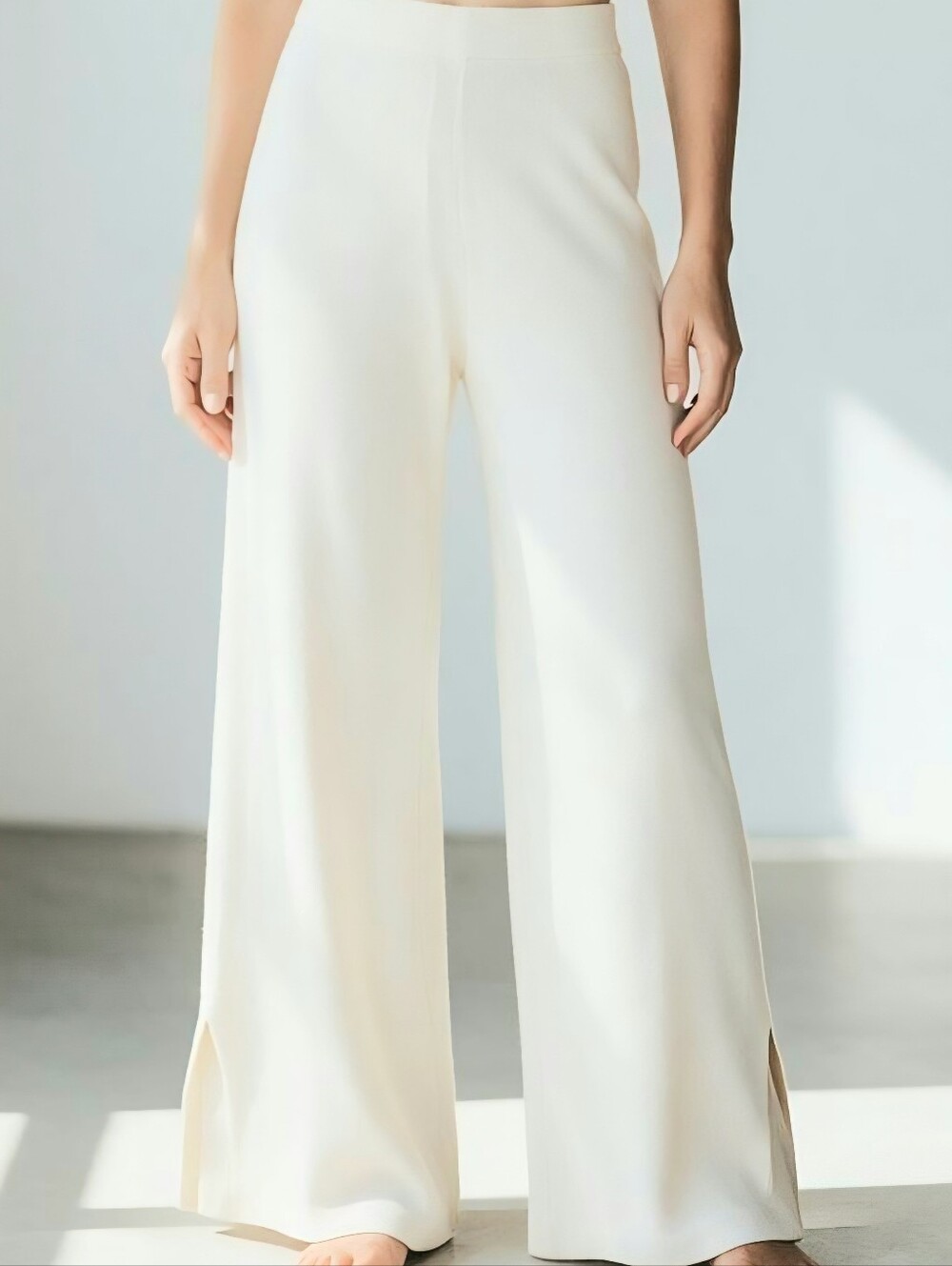 St. John Evening Wide Leg Pants in White Size 8 Like New